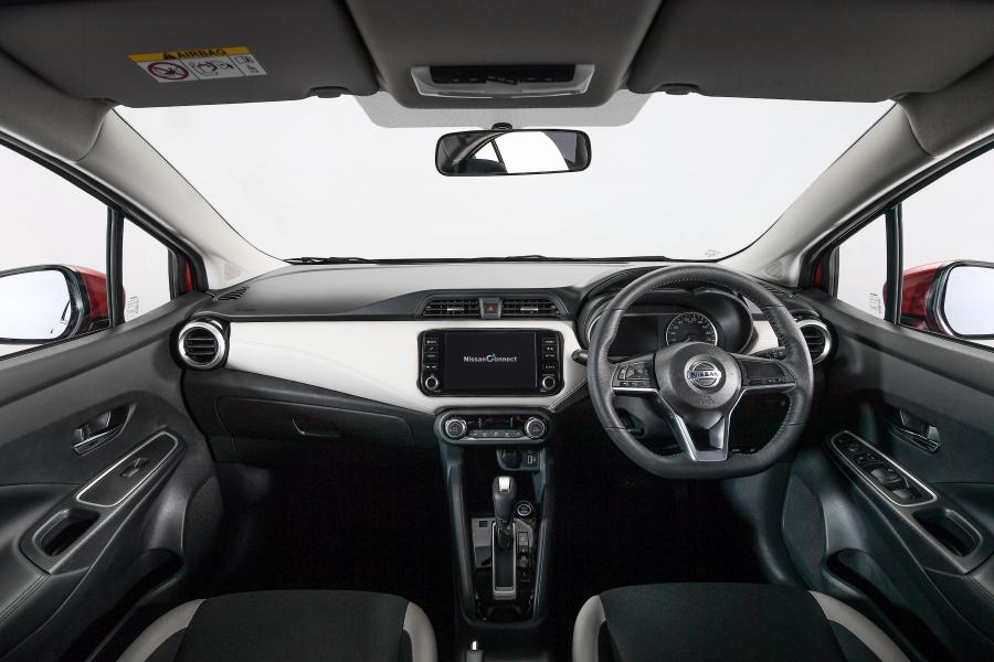 Торпедо Nissan Almera 2019 года  (TH) (фото 5 из 10)